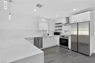 565 110th Ave N, Naples, FL 34108 - Photo 2