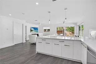 565 110th Ave N, Naples, FL 34108 - Photo 16