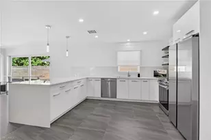 565 110th Ave N, Naples, FL 34108 - Photo 8