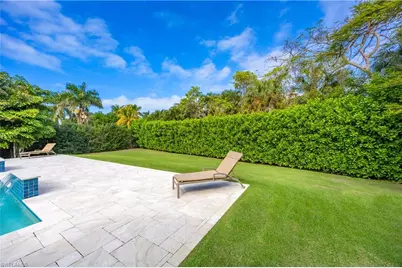 331 Spring Line Dr, Naples, FL 34102 - Photo 12