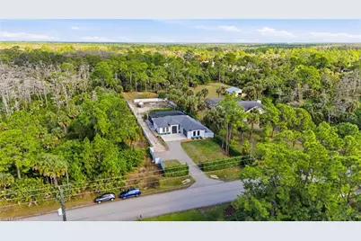 2843 18th Ave NE, Naples, FL 34120 - Photo 6