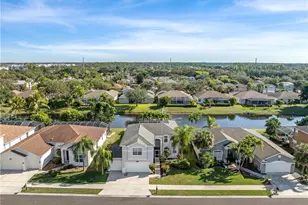 320 Spider Lily Ln, Naples, FL 34119 - Photo 4