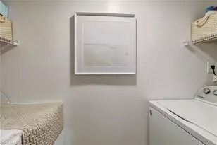 21 High Point Cir E, Naples, FL 34103 - Photo 20