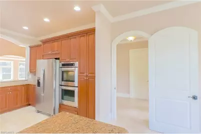 2915 Coco Lakes Dr, Naples, FL 34105 - Photo 20
