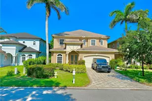 2915 Coco Lakes Dr, Naples, FL 34105 - Photo 2