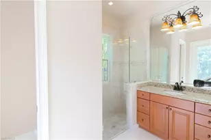 2915 Coco Lakes Dr, Naples, FL 34105 - Photo 32