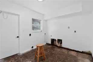 1196 Pine Lake Dr, Cape Coral, FL 33909 - Photo 8