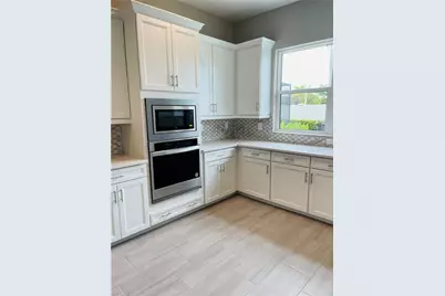 3608 Sapphire Cove Cir, Naples, FL 34114 - Photo 10