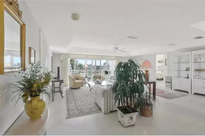 278 Winners Cir #2672, Naples, FL 34112 - Photo 4