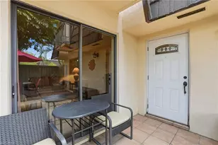 4029 Sandlewood Ln, Fort Myers, FL 33907 - Photo 4