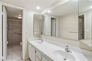 4029 Sandlewood Ln, Fort Myers, FL 33907 - Photo 12