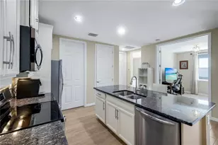 14883 Edgewater Cir, Naples, FL 34114 - Photo 8