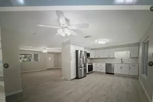 6128 Cocos Dr, Fort Myers, FL 33908 - Photo 6