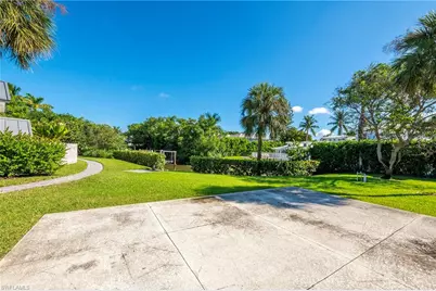 5042 Seahorse Ave, Naples, FL 34103 - Photo 16