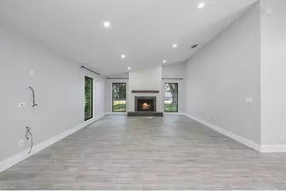 6161 Waxmyrtle Way, Naples, FL 34109 - Photo 6