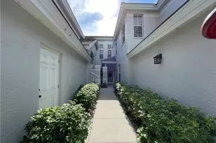 25232 Pelican Creek Cir, Bonita Springs, FL 34134 - Photo 4