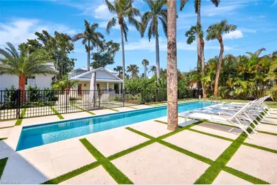 67 8th Ave S, Naples, FL 34102 - Photo 32