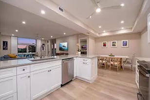 400 Park Shore Dr, Naples, FL 34103 - Photo 2