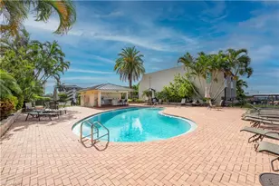 800 River Point Dr, Naples, FL 34102 - Photo 44