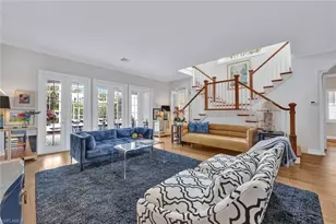 255 2nd Ave N, Naples, FL 34102 - Photo 2