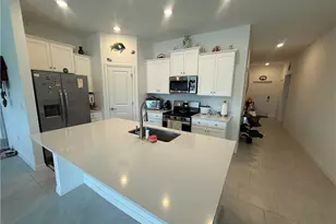 4002 NE 9th Pl, Cape Coral, FL 33909 - Photo 2