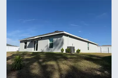 4002 NE 9th Pl, Cape Coral, FL 33909 - Photo 12