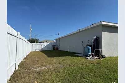 4002 NE 9th Pl, Cape Coral, FL 33909 - Photo 14