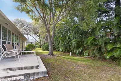 265 Yorkshire Ct #8, Naples, FL 34112 - Photo 4