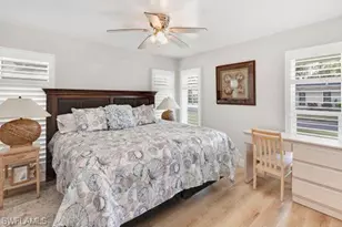 265 Yorkshire Ct, Naples, FL 34112 - Photo 16