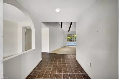 307 Country Club Dr, Naples, FL 34110 - Photo 16