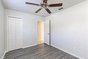 814 SW 10th Pl, Cape Coral, FL 33991 - Photo 10