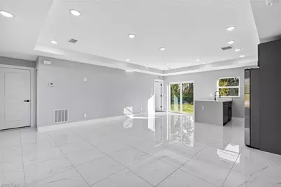 1044 Cresthaven St, Lehigh Acres, FL 33974 - Photo 4