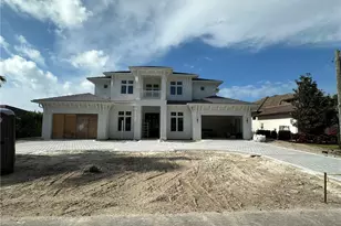 809 Wedge Dr, Naples, FL 34103 - Photo 4