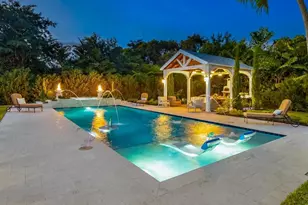 624 Ridge Dr, Naples, FL 34108 - Photo 4