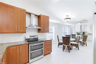 752 Wiggins Lake Dr, Naples, FL 34110 - Photo 38