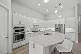 7716 Winding Cypress Dr, Naples, FL 34114 - Photo 4