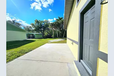 137 Dow Ln, North Fort Myers, FL 33917 - Photo 32