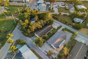 2463 Washington Ave, Naples, FL 34112 - Photo 10