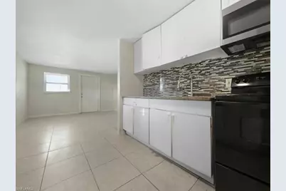 2495 Bayside St, Naples, FL 34112 - Photo 12