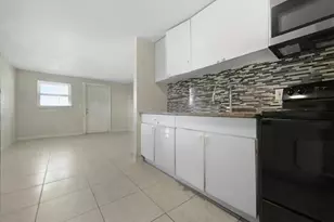 2495 Bayside St, Naples, FL 34112 - Photo 12