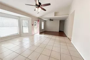 4661 5th Ave SW, Naples, FL 34119 - Photo 8