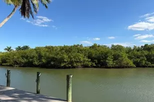 2195 Sheepshead Dr, Naples, FL 34102 - Photo 2