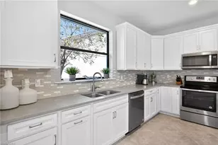 2306 Tangerine Ln, Naples, FL 34120 - Photo 12