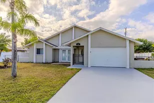 620 SE 11th Ave, Cape Coral, FL 33990 - Photo 2