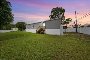 18 Royal Cove Dr, Naples, FL 34110 - Photo 2