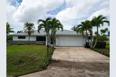 2153 Channel Way W, North Fort Myers, FL 33917 - Photo 4