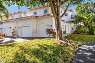 4700 Yacht Harbor Dr #613, Naples, FL 34112 - Photo 2