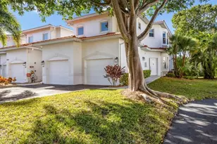 4700 Yacht Harbor Dr, Naples, FL 34112 - Photo 2