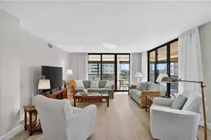 15 Bluebill Ave, Naples, FL 34108 - Photo 6