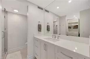 2258 Gulf Shore Blvd N, Naples, FL 34102 - Photo 18